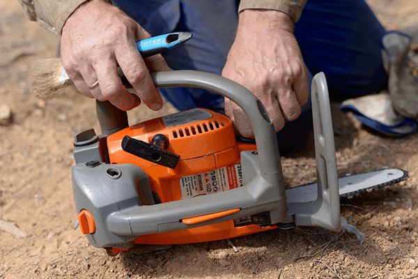 Техническое обслуживание бензопилы Техническое обслуживание бензопилы