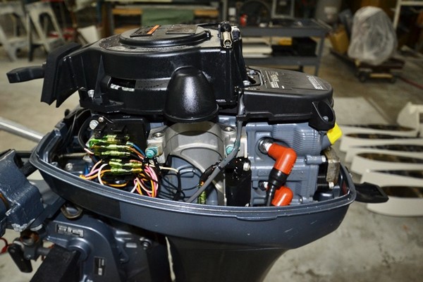 Етапи ремонту човнового двигуна Етапи ремонту човнового двигуна