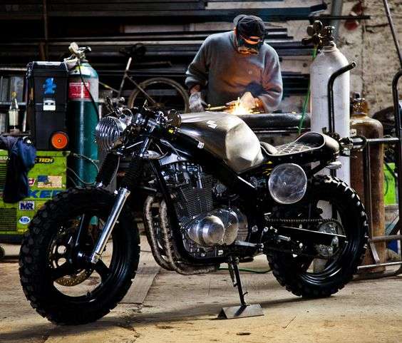 відновлення мотоцикла у Києві